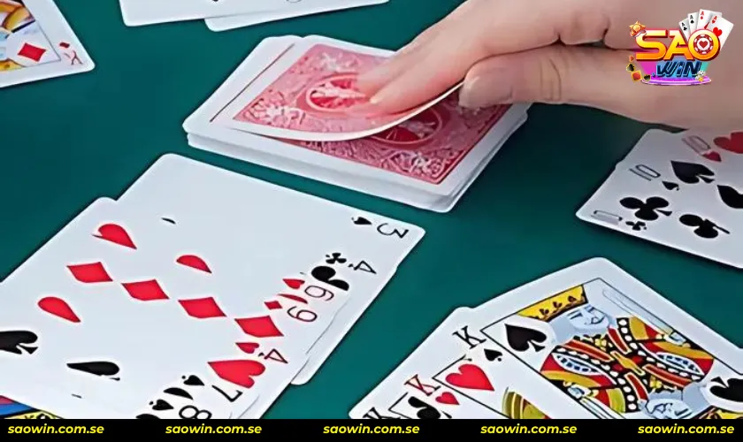 Phòng ngự cơ bản của chiến thuật ăn cây chốt trong Phỏm